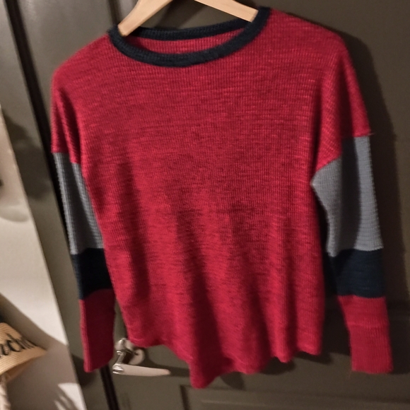 SO Women's Red and Gray Crewneck Top - Picture 1 of 4